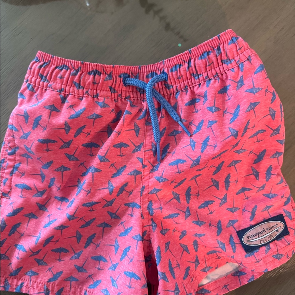 Vineyard Vines Kids' red and blue umbrella swim trunks